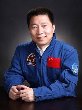 《太空一日》图片资料——老百晓在线